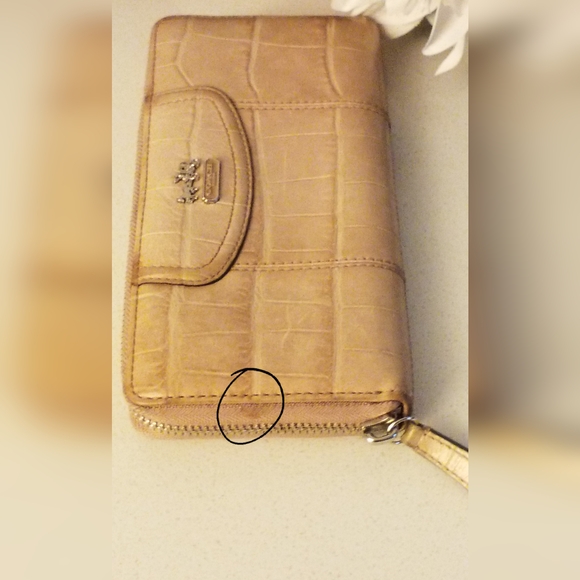 Coach Tan Croc Embossed Wallet - Picture 6 of 9